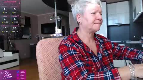 Snapshot of roxana_brooks chatting on 09-26-25, 05:55 Roxana online show from 09-26-25, 05:55