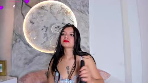 roxanaborns online show from 11-20-25, 01:11