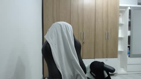 Roxana online show from 12-04-25, 01:26