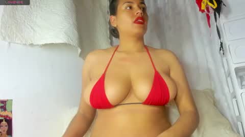 Snapshot of roxanamariahills_ chatting on 07-14-26, 07:46 Rosita online show from 07-14-26, 07:46