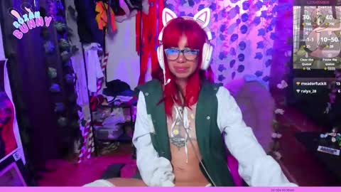 Snapshot of roxanbunny chatting on 03-04-25, 05:11 roxxy online show from 03-04-25, 05:11