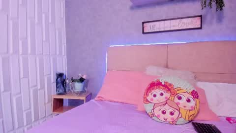 roxanebrown online show from 06-30-26, 07:37
