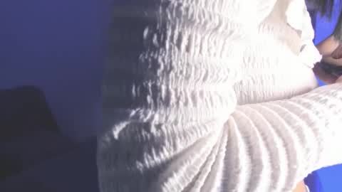 Snapshot of roxanedewalle chatting on 11-24-25, 07:52 Roxane online show from 11-24-25, 07:52