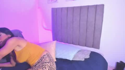 Roxane online show from 12-18-25, 06:41