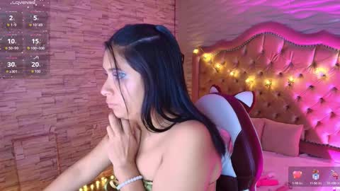 Snapshot of roxanne_han chatting on 09-14-25, 11:31 roxanne_han online show from 09-14-25, 11:31