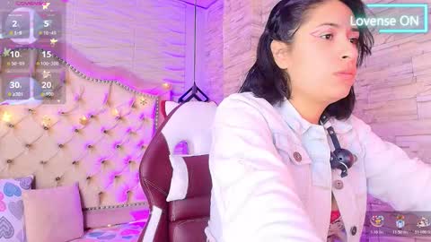 roxanne_han online show from 12-14-25, 12:10