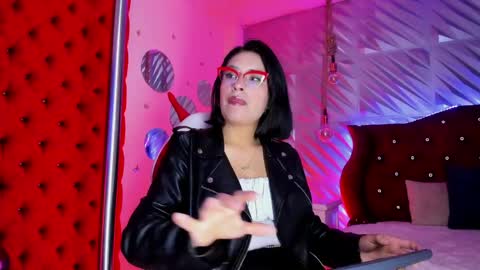 Snapshot of roxanne_han chatting on 05-13-26, 12:13 roxanne_han online show from 05-13-26, 12:13