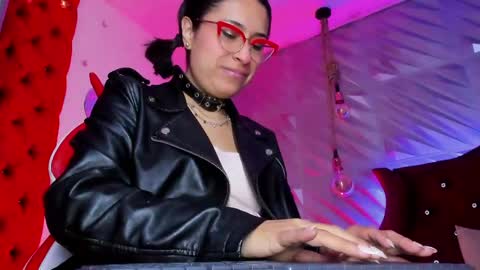 Snapshot of roxanne_han chatting on 05-29-26, 12:14 roxanne_han online show from 05-29-26, 12:14