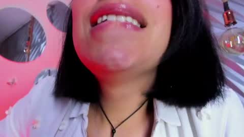 Snapshot of roxanne_han chatting on 07-06-26, 03:03 roxanne_han online show from 07-06-26, 03:03