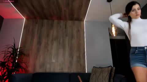 Roxanne Hill  online show from 03-14-26, 11:04