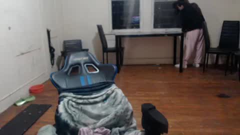 Snapshot of roxanneroulette chatting on 02-01-25, 06:32 Silver online show from 02-01-25, 06:32