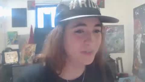 Snapshot of roxanneroulette chatting on 02-03-25, 02:24 Silver online show from 02-03-25, 02:24