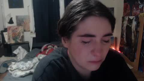 Snapshot of roxanneroulette chatting on 02-17-25, 08:19 Silver online show from 02-17-25, 08:19