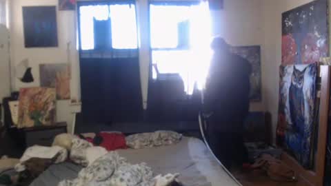 Snapshot of roxanneroulette chatting on 02-17-25, 07:21 Silver online show from 02-17-25, 07:21