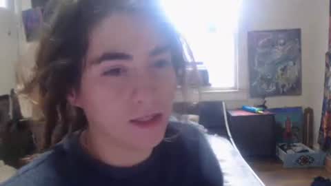 Snapshot of roxanneroulette chatting on 02-18-25, 02:27 Silver online show from 02-18-25, 02:27