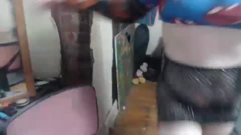 Snapshot of roxanneroulette chatting on 02-25-25, 07:58 Silver online show from 02-25-25, 07:58