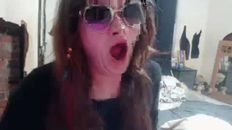 Snapshot of roxanneroulette chatting on 03-07-25, 02:15 Silver online show from 03-07-25, 02:15