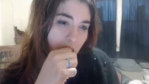 Snapshot of roxanneroulette chatting on 03-09-25, 12:53 Silver online show from 03-09-25, 12:53