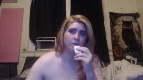 Snapshot of roxanneroulette chatting on 09-28-25, 04:07 Silver online show from 09-28-25, 04:07