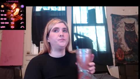 Snapshot of roxanneroulette chatting on 10-07-25, 03:42 Silver online show from 10-07-25, 03:42