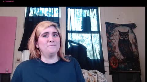 Snapshot of roxanneroulette chatting on 10-10-25, 04:06 Silver online show from 10-10-25, 04:06