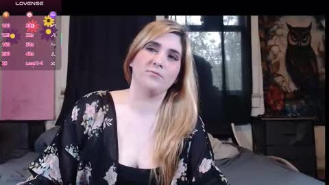 Snapshot of roxanneroulette chatting on 10-29-25, 09:16 Silver online show from 10-29-25, 09:16