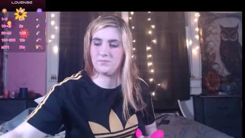 Snapshot of roxanneroulette chatting on 11-01-25, 01:40 Silver online show from 11-01-25, 01:40