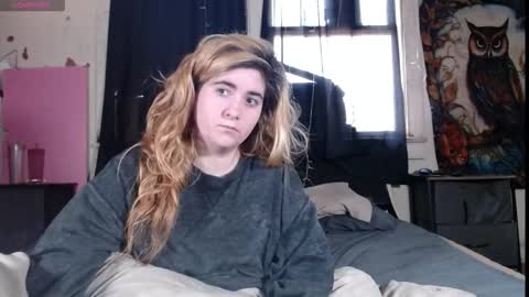 Snapshot of roxanneroulette chatting on 01-11-26, 06:57 Silver online show from 01-11-26, 06:57