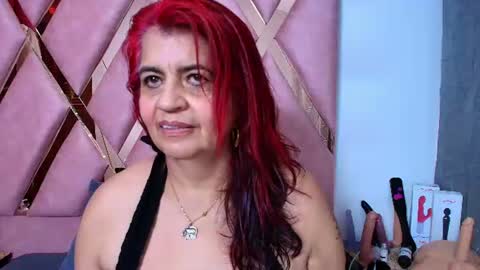 Snapshot of roxettemature chatting on 06-21-26, 03:47 RoxetteMature online show from 06-21-26, 03:47