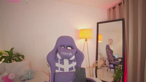 Snapshot of roxie_gates chatting on 07-08-26, 12:59 R O X I E online show from 07-08-26, 12:59