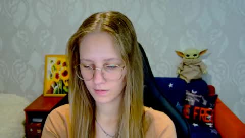 Snapshot of roxie_shy chatting on 09-11-25, 07:41 roxie_shy online show from 09-11-25, 07:41