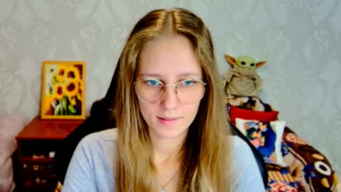 Snapshot of roxie_shy chatting on 09-30-25, 07:46 roxie_shy online show from 09-30-25, 07:46