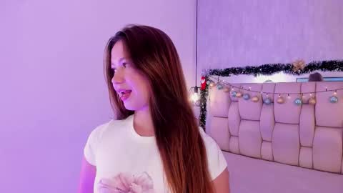 Roxie  online show from 12-17-25, 07:42