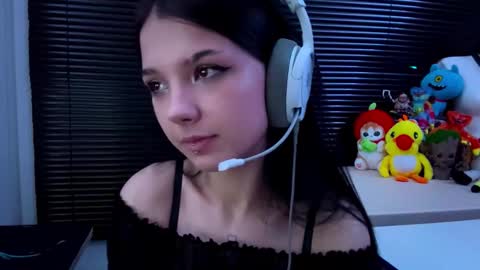 Hana online show from 10-18-25, 01:12