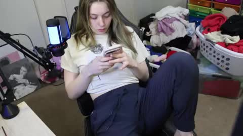 roxie online show from 11-09-25, 05:22