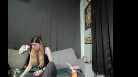 roxihazeleyes online show from 11-17-25, 11:10