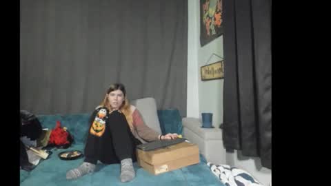 roxihazeleyes online show from 12-04-25, 01:48