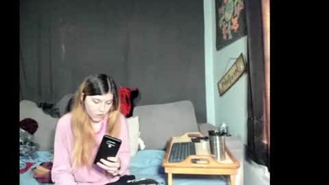 roxihazeleyes online show from 03-25-26, 05:19