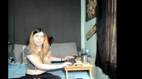 roxihazeleyes online show from 03-31-26, 02:17