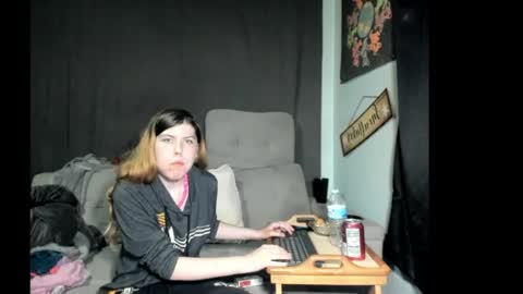 Snapshot of roxihazeleyes chatting on 05-23-26, 01:22 roxihazeleyes online show from 05-23-26, 01:22