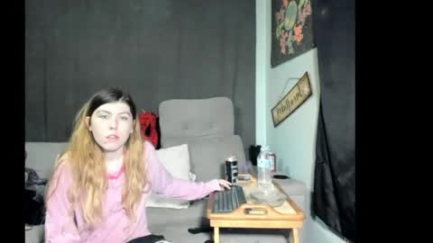 Snapshot of roxihazeleyes chatting on 05-25-26, 03:12 roxihazeleyes online show from 05-25-26, 03:12