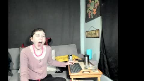 Snapshot of roxihazeleyes chatting on 05-28-26, 02:53 roxihazeleyes online show from 05-28-26, 02:53