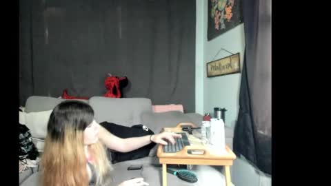 Snapshot of roxihazeleyes chatting on 06-03-26, 03:28 roxihazeleyes online show from 06-03-26, 03:28