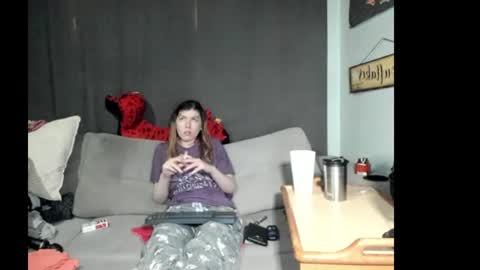 Snapshot of roxihazeleyes chatting on 06-10-26, 10:52 roxihazeleyes online show from 06-10-26, 10:52