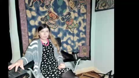 Snapshot of roxihazeleyes chatting on 06-30-26, 07:20 roxihazeleyes online show from 06-30-26, 07:20
