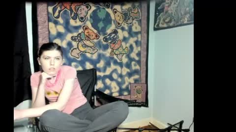 Snapshot of roxihazeleyes chatting on 07-16-26, 02:17 roxihazeleyes online show from 07-16-26, 02:17