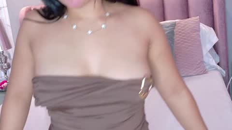 Snapshot of roxiplace chatting on 05-31-26, 01:40 Roxi online show from 05-31-26, 01:40