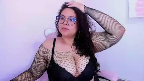 Roxana online show from 04-25-26, 03:53