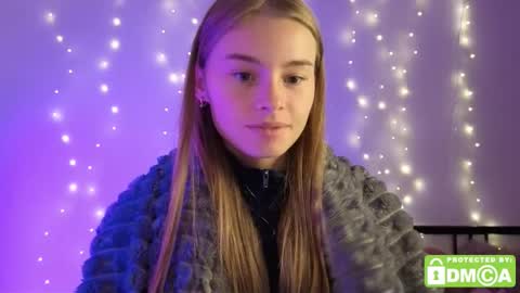 Snapshot of roxxxie_reid chatting on 10-28-25, 10:23 Roxieex ABBY online show from 10-28-25, 10:23