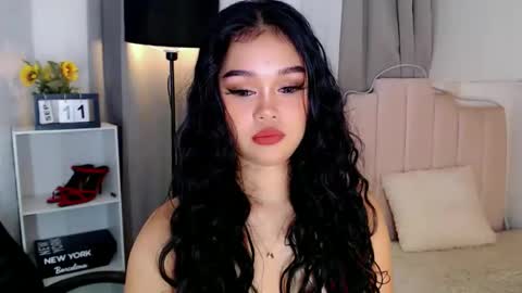 Snapshot of roxxy_blossom chatting on 09-11-25, 12:22 roxxy_blossom online show from 09-11-25, 12:22